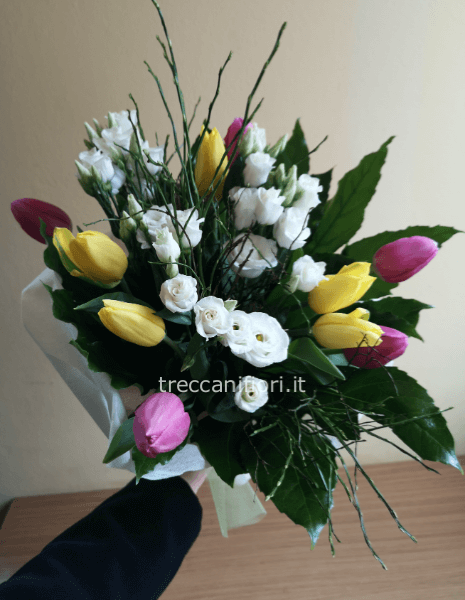 Bouquet di tulipani e lisianthus