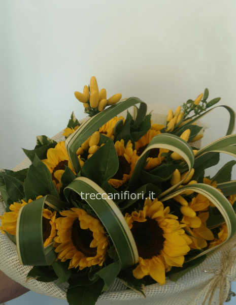 Bouquet di girasoli e peperoncino giallo