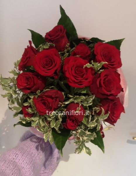 Bouquet con 7 rose a gambo corto