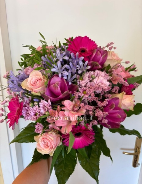 Bouquet misto: agapanthus, curcuma, gerbere, alstromeria, mezzetteria, rosa e statice